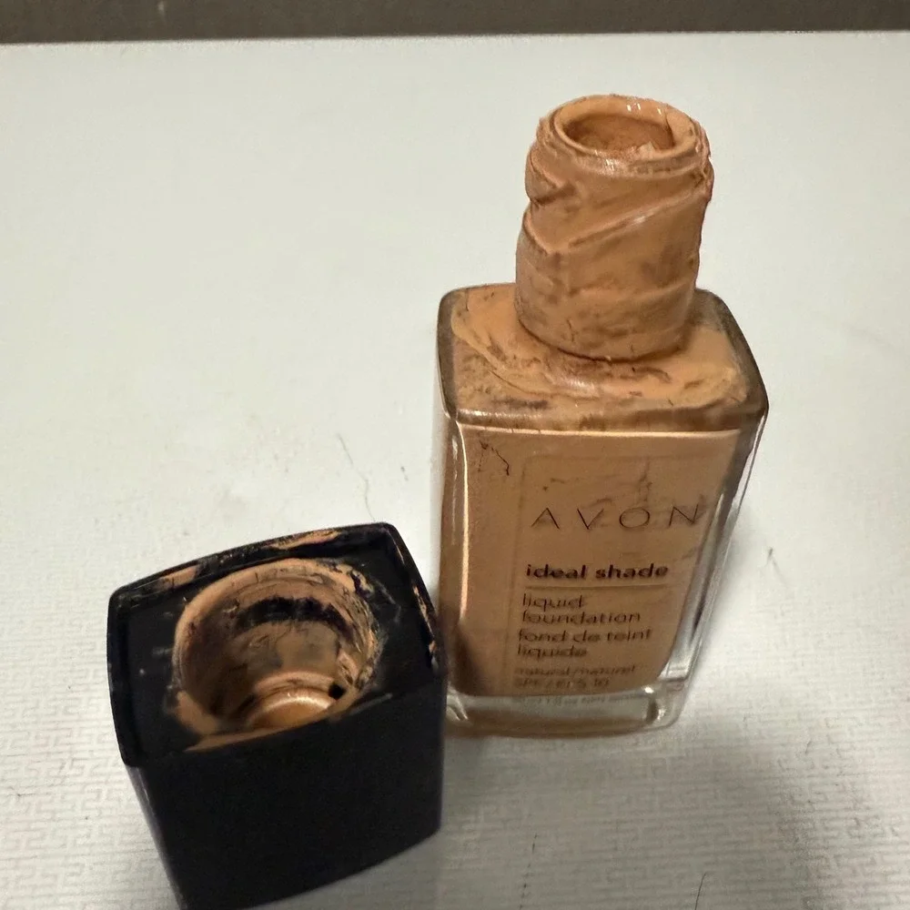 Avon Ideal Shade Liquid Foundation Natural‎ SPF 10 Makeup Beauty